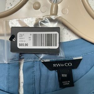 NWT women’s dress shirt, short sleeve size Medium